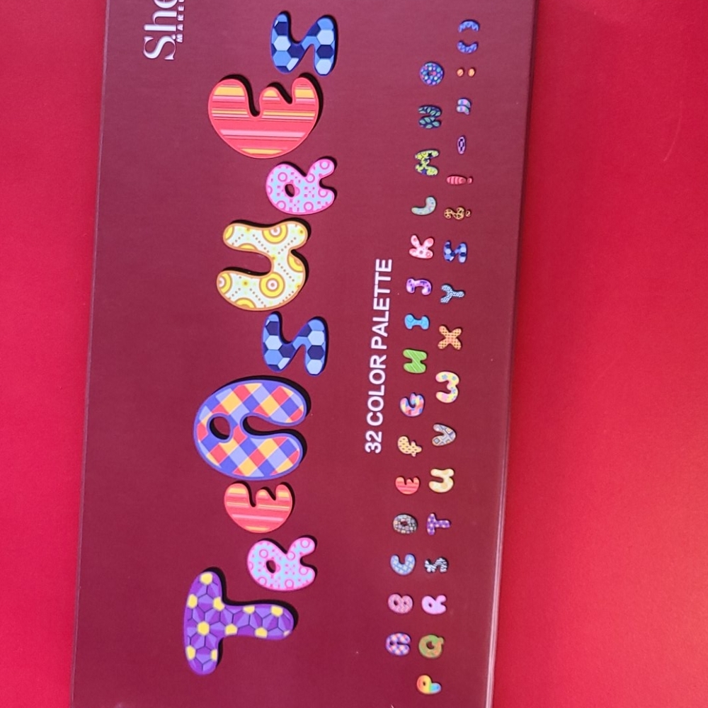 Makeup palette